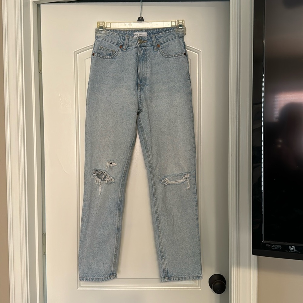 Zara Light Stonewashed straight leg jeans size 4